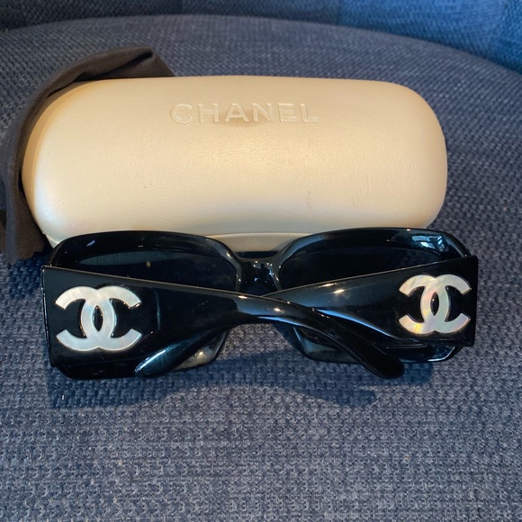 Chanel mother of Pearl sunglasses - Picture 1 of 5